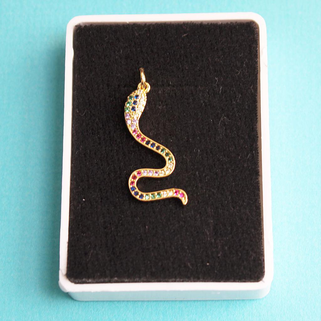 JE5021	Dije Bronce Vivora Piedras colores